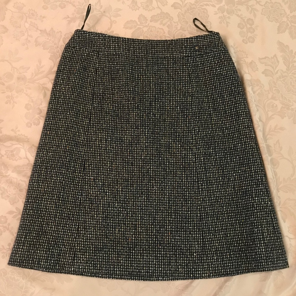 💯% Authentic Vintage CHANEL skirt - NWT